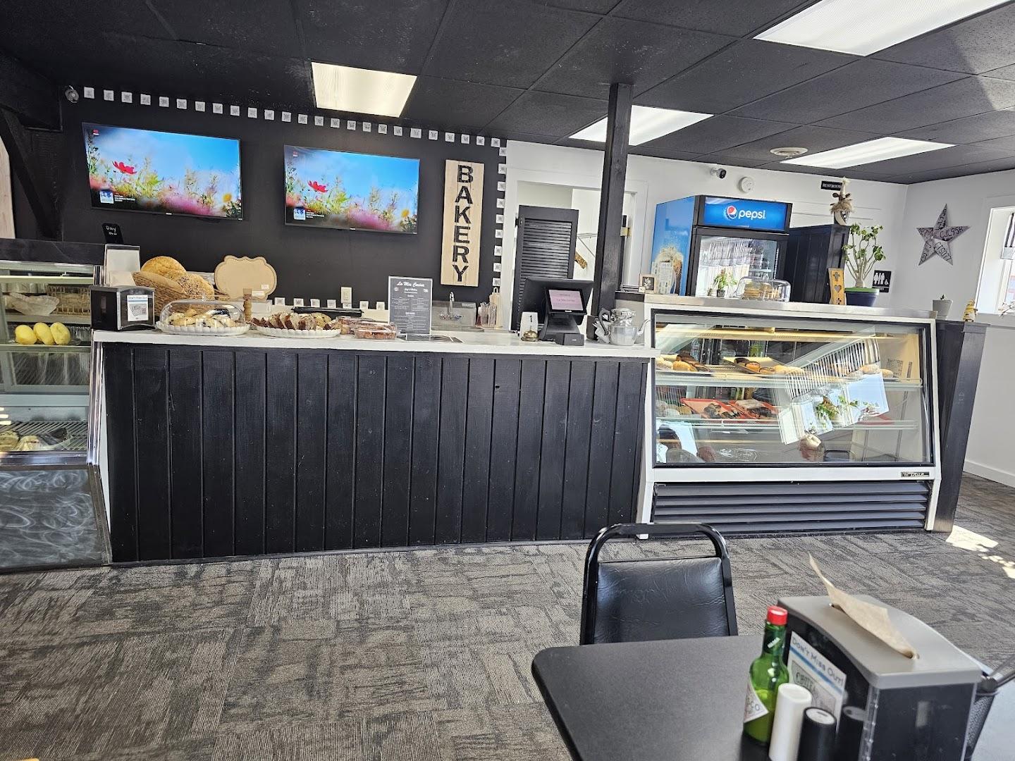 La Mia Cucina Cafe & Bakery Mexi-Italian Cuisine